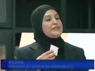 Arab lassie puts kondom from mouth