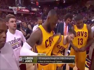 Lebron james kebetulan menunjukkan cotok di televisi